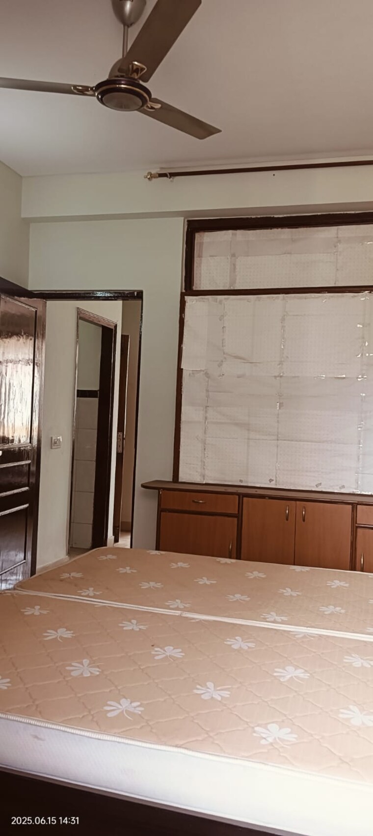 Room, ardee-city 3 Bedroom 1230 Sq.Ft. Builder Floor In Sector 52 Gurgaon 8830361