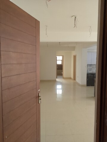 Room in 2 BHK Builder Floor at Vip Road – for Rent