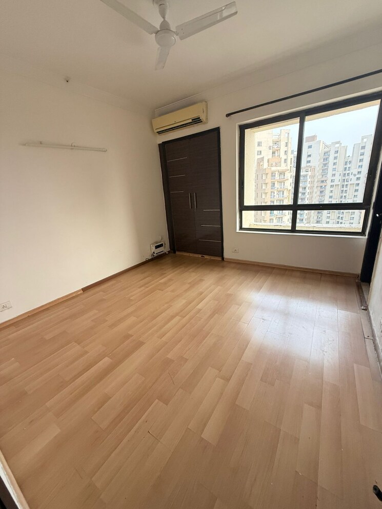 Room, ardee-city-palm-grove-heights 3 Bedroom 2350 Sq.Ft. Apartment In Sector 52 Gurgaon 8830427