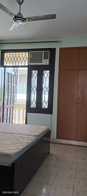 Building Lobby in 2 BHK Builder Floor at SS Mayfield Gardens, Sector 51 – for Sale