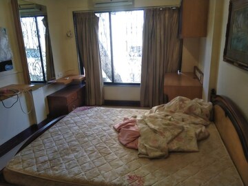 Bedroom in 2 BHK Apartment at Bandra West – for Rent
