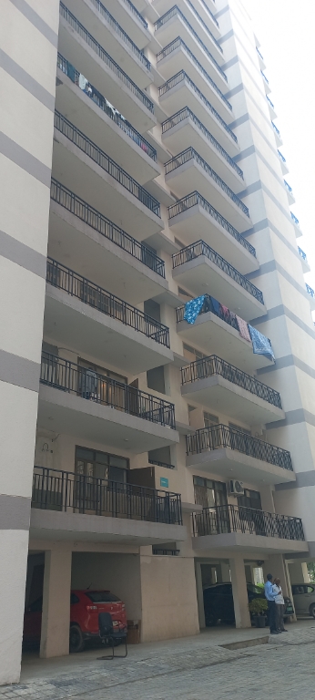 4 BHK + Servant Room Apartment For Sale in Lotus Elise