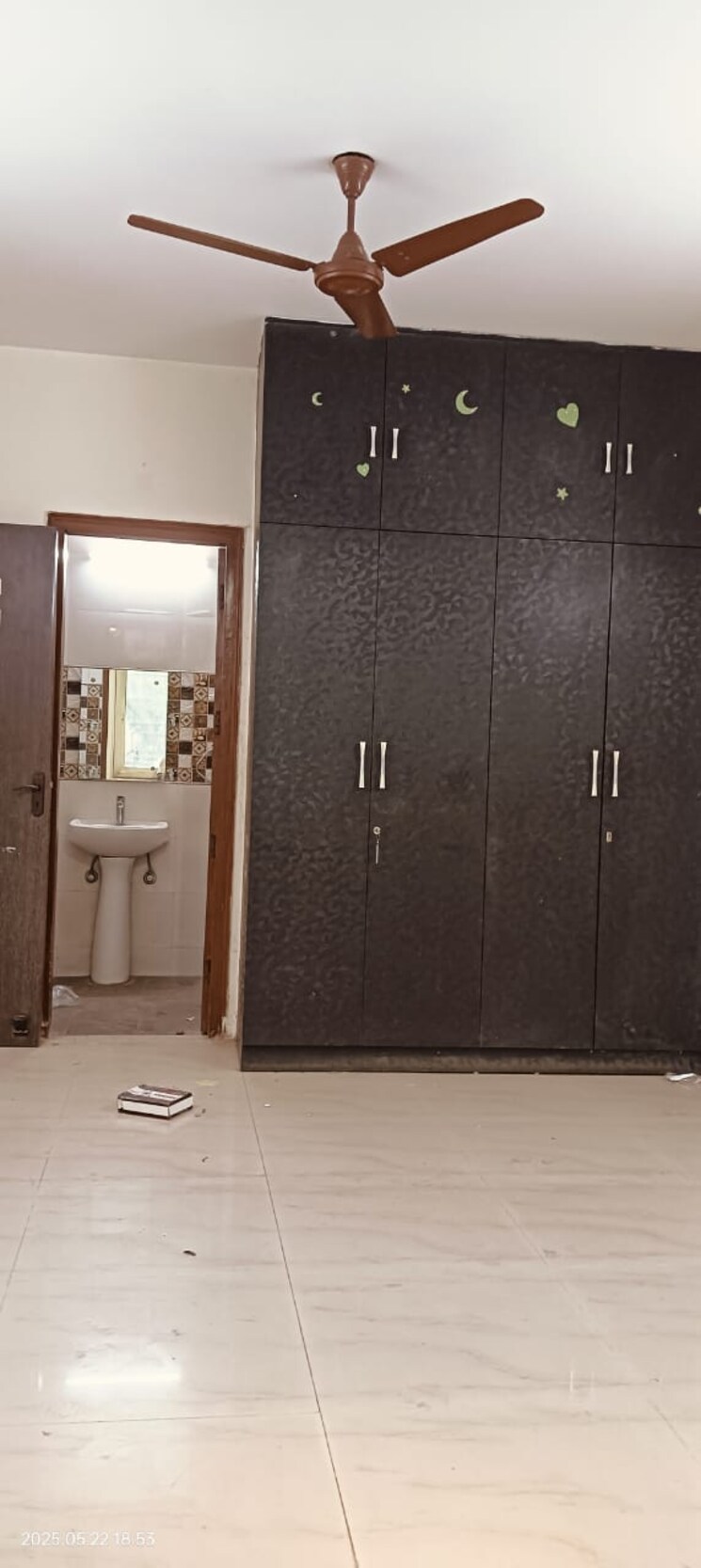 Room, ardee-city 3.5 Bedroom 300 Sq.Yd. Builder Floor In Sector 52 Gurgaon 8830512