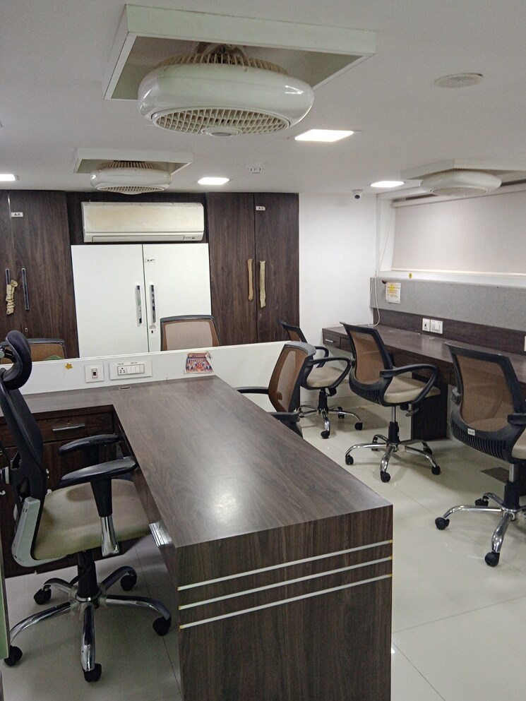 Team Area, matoshree-quantum-tower Commercial Office Space 2200 Sq.Ft. In Malad West Mumbai 8830517
