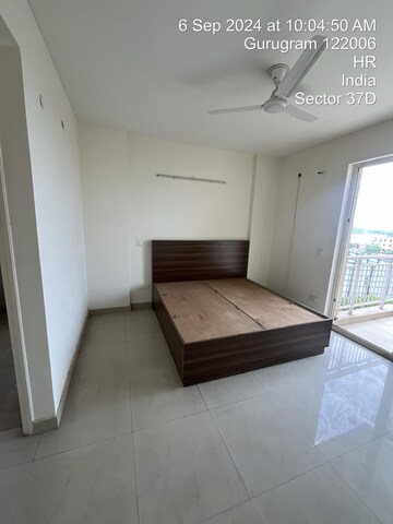 Room in 4 BHK Apartment at BPTP Park Serene, Sector 37d – for Rent