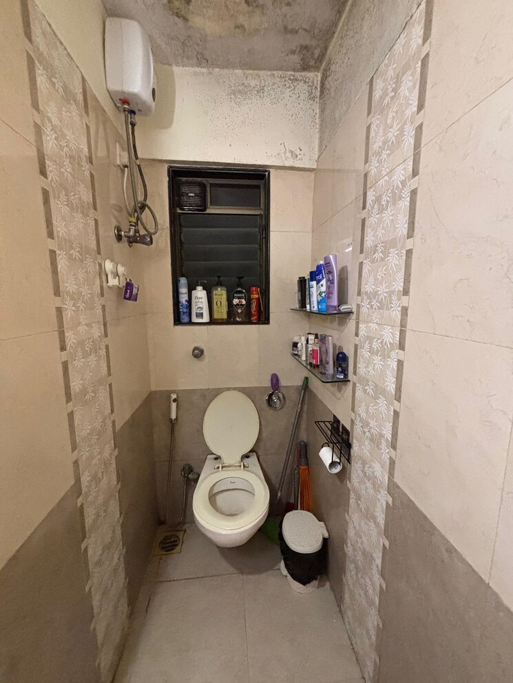 Bathroom, khar west 1 Bedroom 550 Sq.Ft. Apartment In Khar West Mumbai 8830543