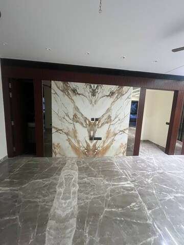 Room in 4 BHK Builder Floor at Sushant Lok I – for Sale