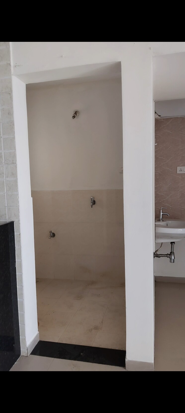 Bathroom, orvi-co-operative-housing-society 3 Bedroom 1350 Sq.Ft. Builder Floor In Balewadi Pune 8830749