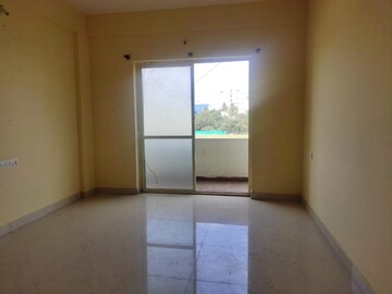 Room in 2 BHK Apartment at Singasandra – for Rent