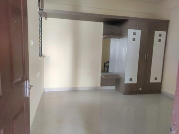 Room in 2 BHK Apartment at Singasandra – for Rent