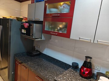 Furnished Amenities in 2 BHK Apartment at Bandra West – for Rent
