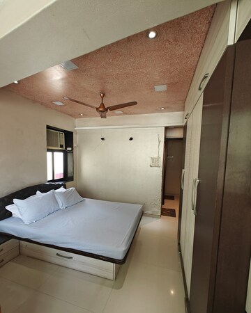 Bedroom in 2 BHK Apartment at Bandra West – for Rent