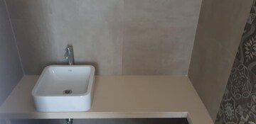 Bathroom in 4 BHK Apartment at JP Decks, Goregaon East – for Sale