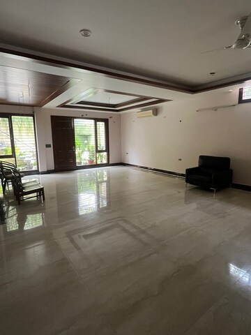 Building Lobby in 6+ BHK Independent House at Sector 9a – for Sale