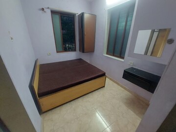 Bedroom in 2 BHK Apartment at Khar West – for Rent