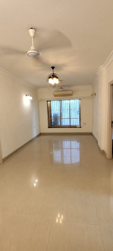 2 BHK Apartment For Rent in Bandra West