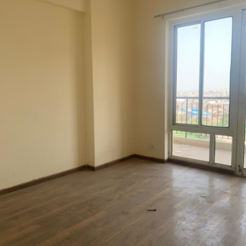 Room in 3 BHK Apartment at Piedmont Taksila Heights, Sector 37c – for Rent