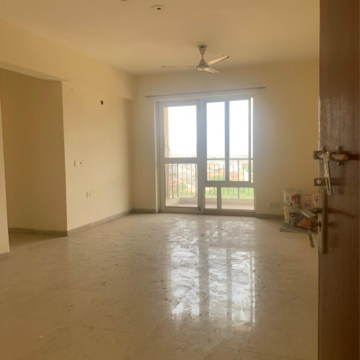 Room in 4 BHK Apartment at Piedmont Taksila Heights, Sector 37c – for Rent
