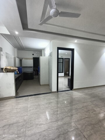 3 BHK Apartment For Rent in Shree Vardhman Victoria, Sector 70