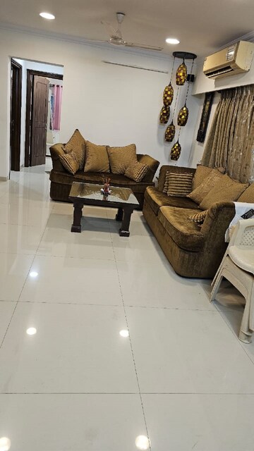 Living Room in 3 BHK Apartment at Khar West – for Rent