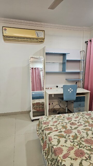 Bedroom in 3 BHK Apartment at Khar West – for Rent