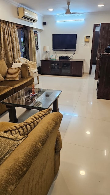 Living Room in 3 BHK Apartment at Khar West – for Rent