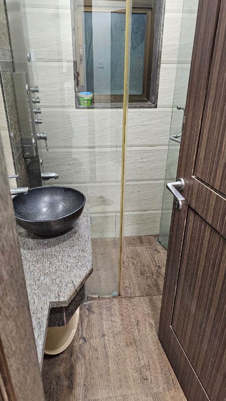 Bathroom, khar west 3 Bedroom 1200 Sq.Ft. Apartment In Khar West Mumbai 8830776