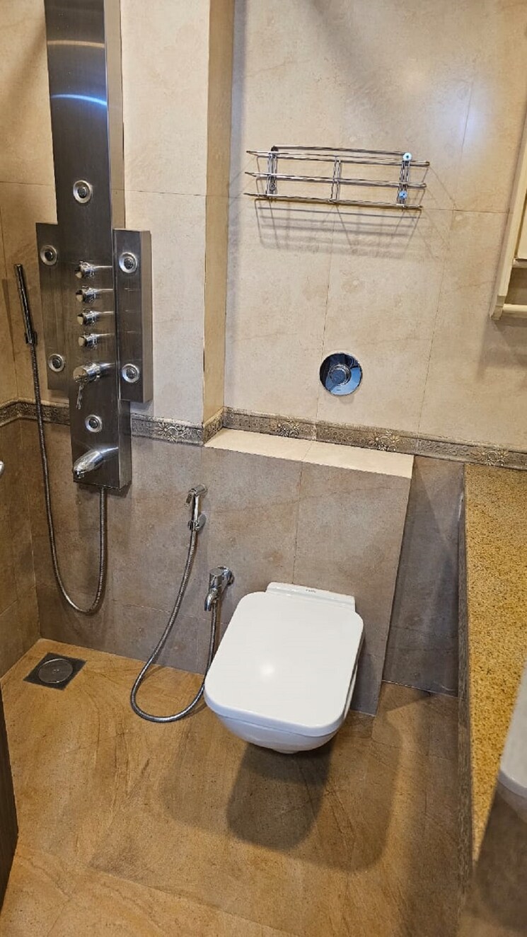 Bathroom, khar west 3 Bedroom 1200 Sq.Ft. Apartment In Khar West Mumbai 8830776