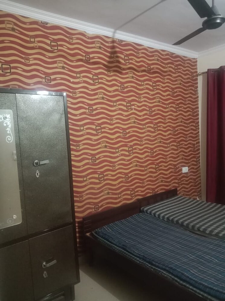 Room, kharar road 3 Bedroom 1035 Sq.Ft. Apartment In Kharar Road Mohali 8831135