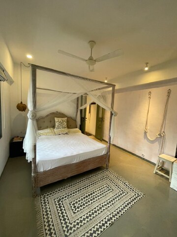 Bedroom in 3 BHK Apartment at Bandra West – for Rent