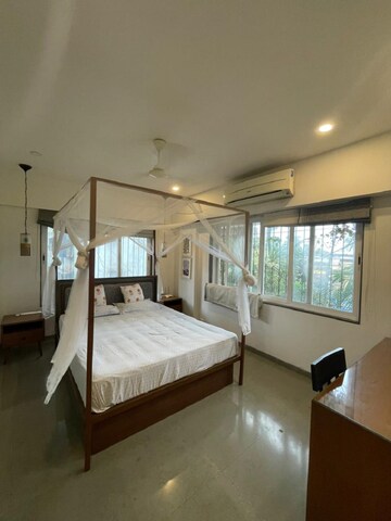 Bedroom in 3 BHK Apartment at Bandra West – for Rent