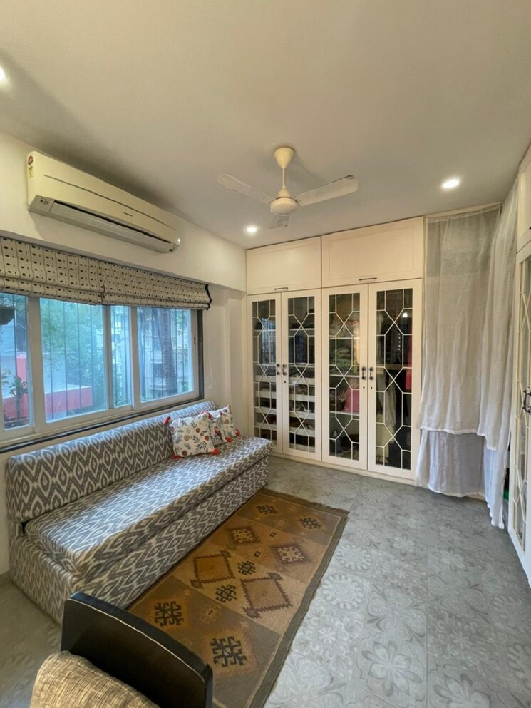 Living Room, bandra west 3 Bedroom 1200 Sq.Ft. Apartment In Bandra West Mumbai 8830910