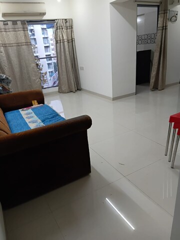 Furnished Amenities in 2 BHK Apartment at Galaxy Pinnacle, Vile Parle East – for Rent