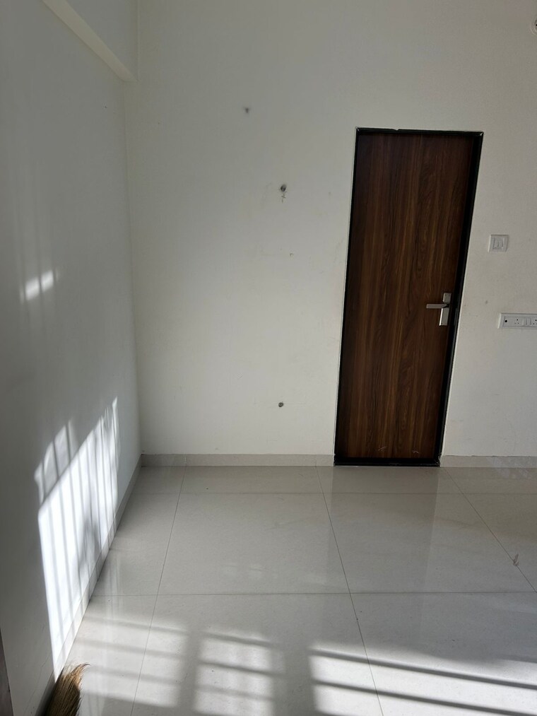 Room, kandivali west 1 Bedroom 362 Sq.Ft. Apartment In Kandivali West Mumbai 8831250