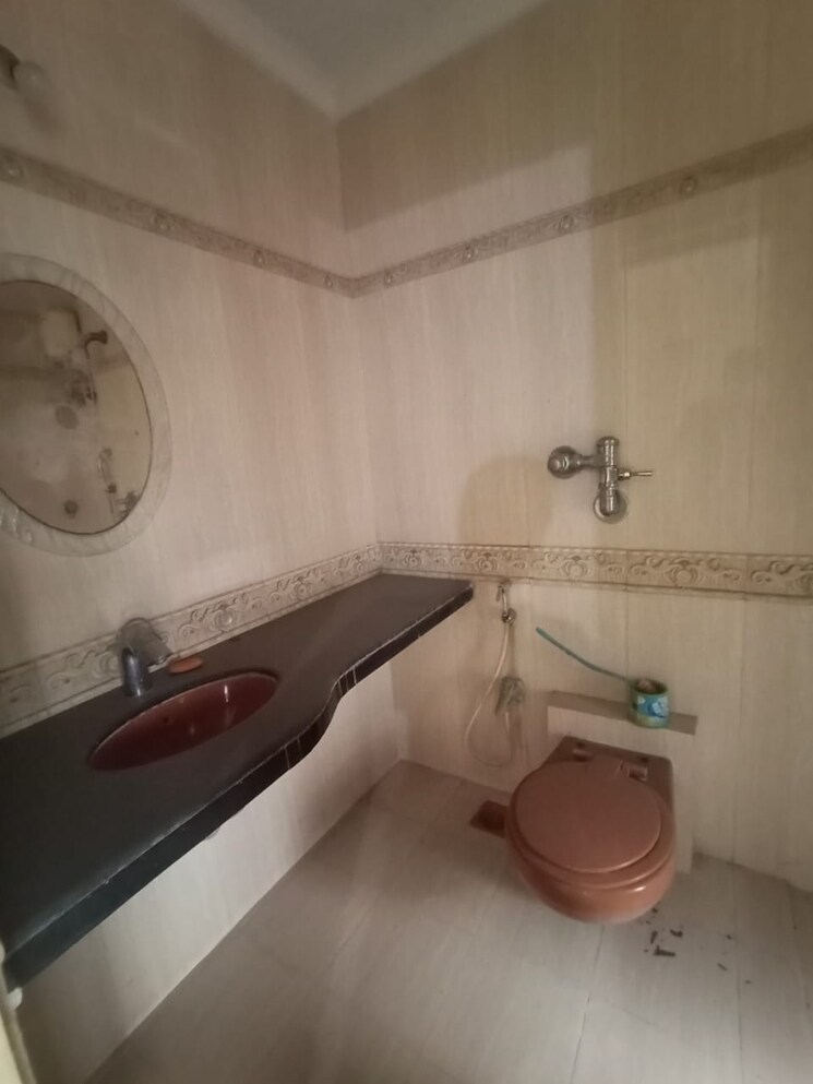 Bathroom, safal-twins 3 Bedroom 1500 Sq.Ft. Apartment In Chembur Mumbai 8831189