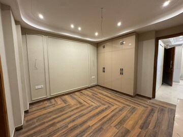 Room in 2 BHK Apartment at BPTP Spacio, Sector 37d – for Sale