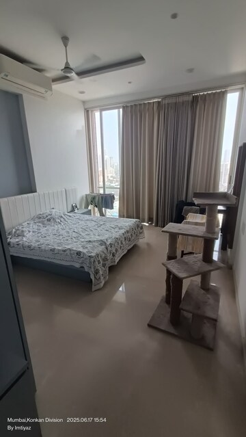 Bedroom in 3 BHK Apartment at Kohinoor Square Altissimo, Dadar West – for Rent