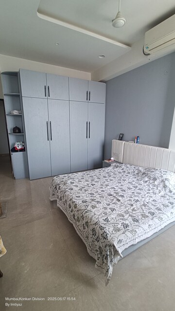 Bedroom in 3 BHK Apartment at Kohinoor Square Altissimo, Dadar West – for Rent