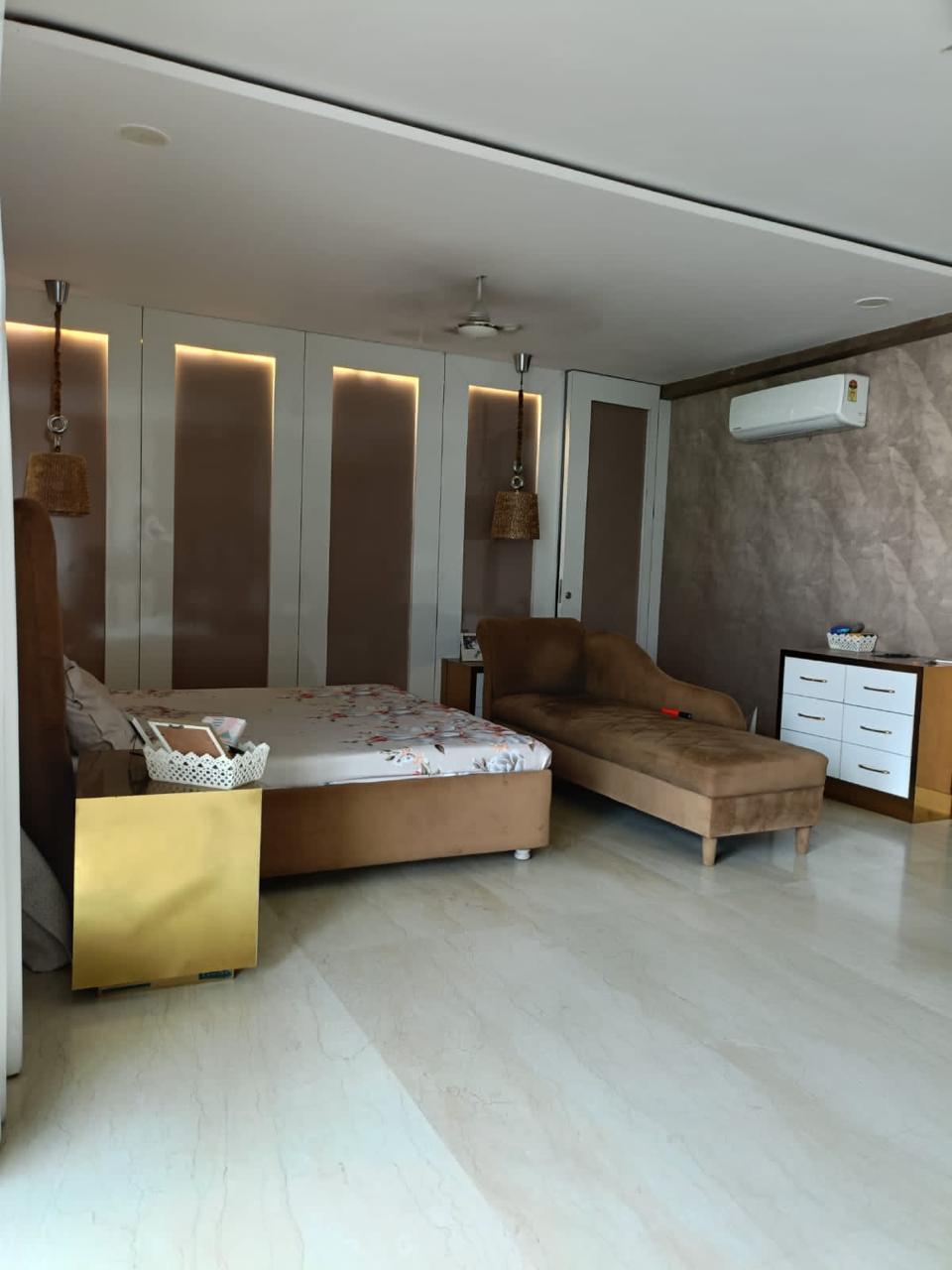 4 BHK + Pooja Room,Servant Room,Study Room,Extra Room 516 Sq.Ft. Builder Floor in SS Southend Floors