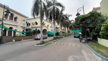 Parking in 3 BHK Villa at Mohaba Bazar – for Rent