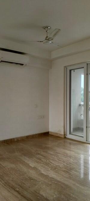 Room in 3 BHK Apartment at Kashish Manor One, Sector 111 – for Sale