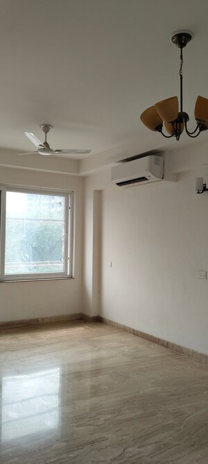 Room in 3 BHK Apartment at Kashish Manor One, Sector 111 – for Sale