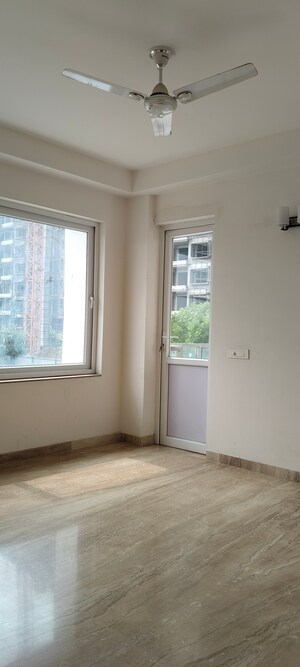 Room in 3 BHK Apartment at Kashish Manor One, Sector 111 – for Sale