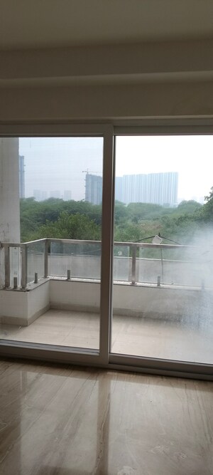 Room in 3 BHK Apartment at Kashish Manor One, Sector 111 – for Sale