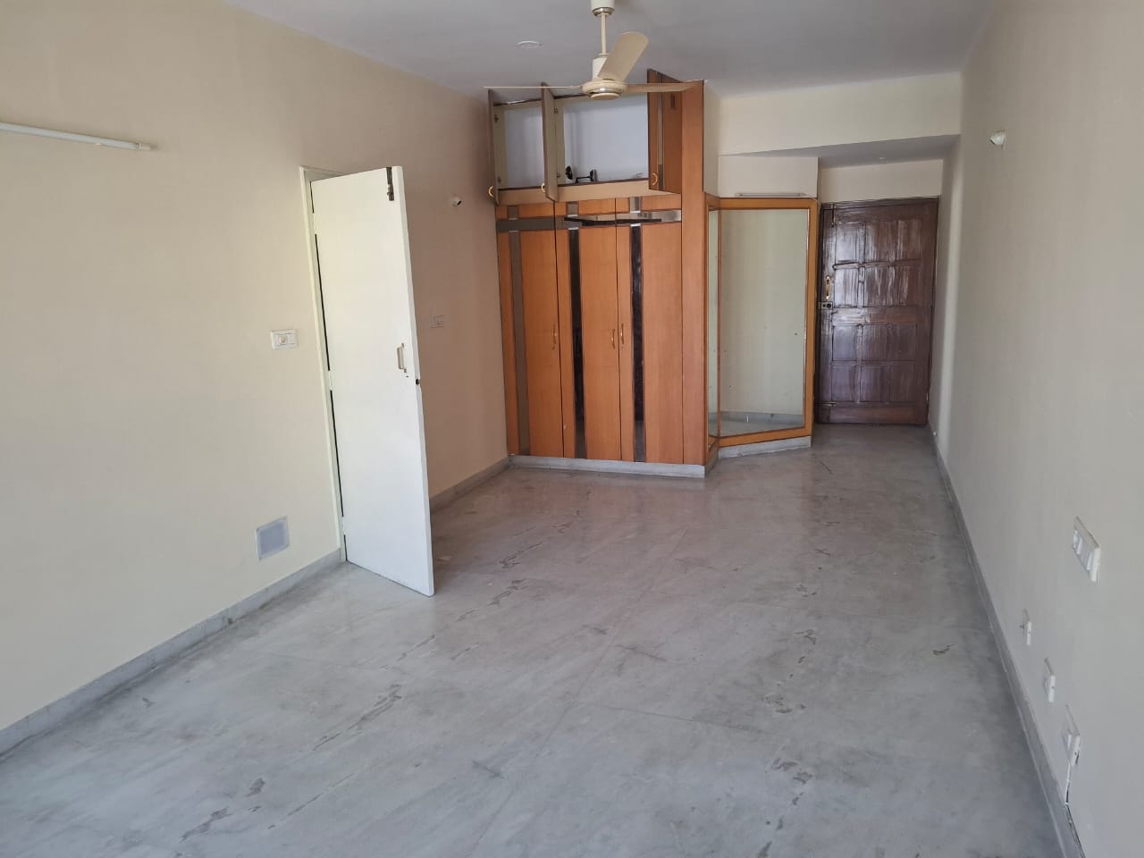 2 BHK + Extra Room Apartment For Sale in Navyug CHS Malad