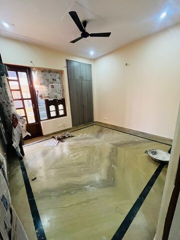 Bedroom in 2 BHK Builder Floor at Sector 47 – for Rent
