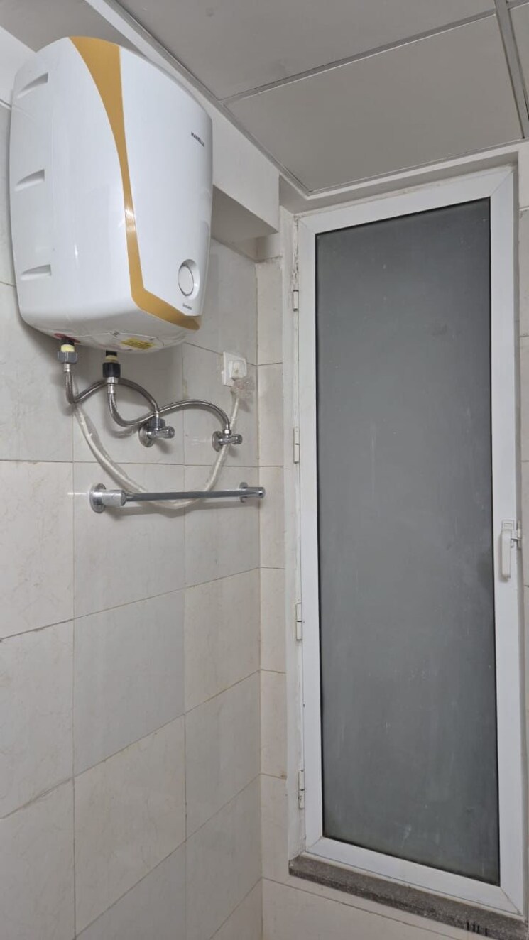 Bathroom, godrej-woods 3 Bedroom 1348 Sq.Ft. Apartment In Sector 43 Noida 8831522
