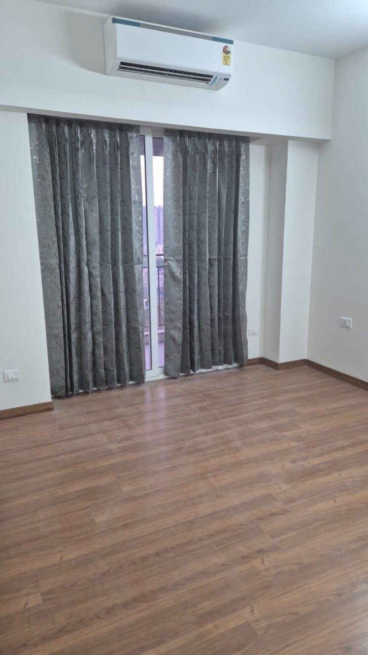 Room, godrej-woods 3 Bedroom 1348 Sq.Ft. Apartment In Sector 43 Noida 8831522