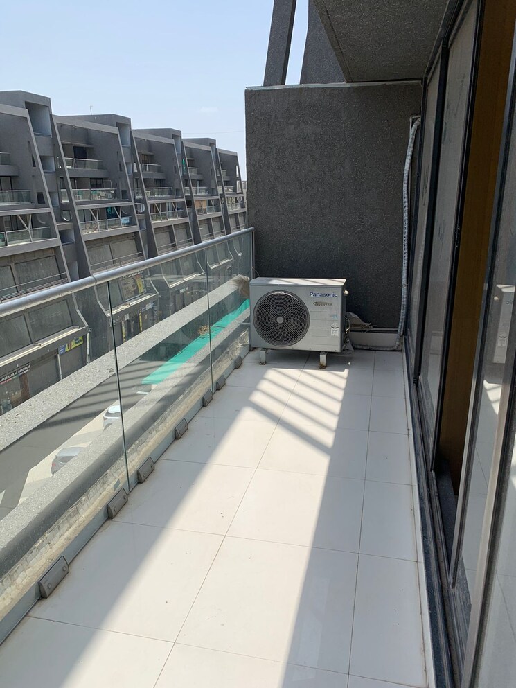 Balcony, gota Commercial Office Space 800 Sq.Ft. In Gota Ahmedabad 8831533