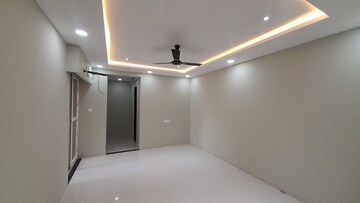Room in 4 BHK Apartment at Shankar Nagar – for Rent